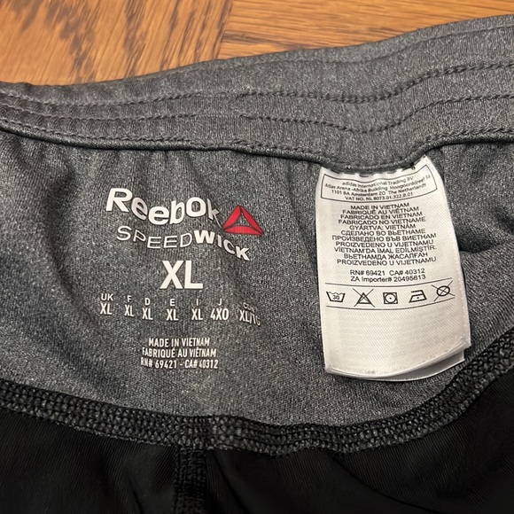 Mens reebok shorts - Picture 4 of 4